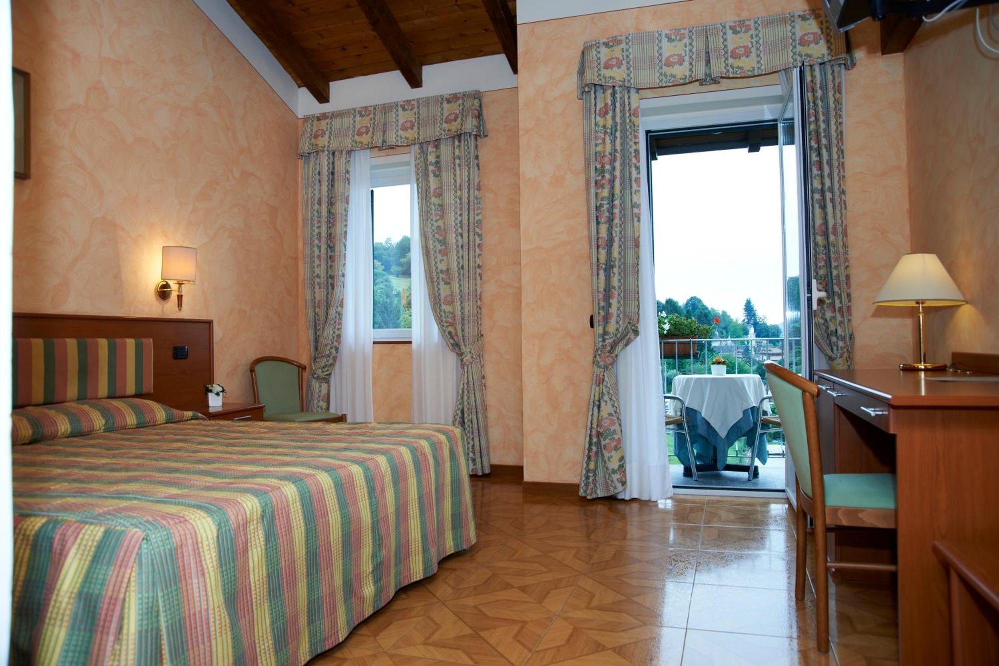 Hotel La Bussola Orta San Giulio Exterior foto